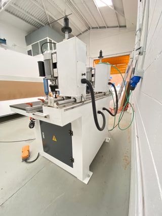 MÁQUINA DE PERFORACIÓN DE BISAGRAS DOBLE CABEZAL