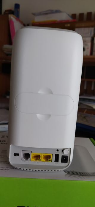 Modem Zyxel lte5398-M904