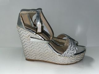 Zapatos festissimo color plateado N38