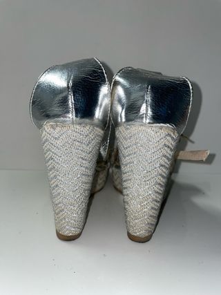 Zapatos festissimo color plateado N38
