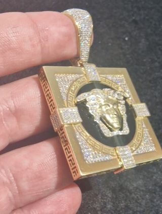 COLGANTE ORO 18KT MEDUSA
