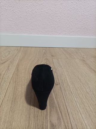 Zapatos ante de tacón Mustang