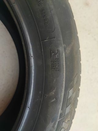 Un neumático tiga high performance