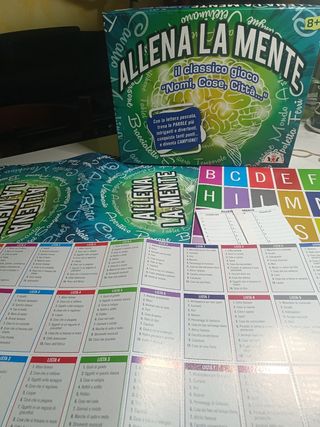 Gioco da tavolo società allena la mente città cose