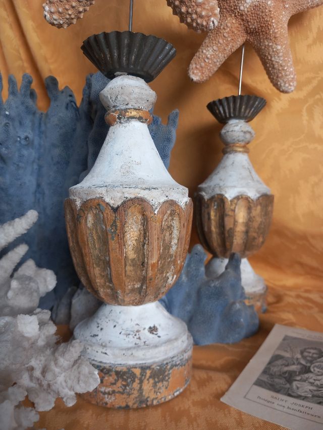 Pareja peanas antiguas madera estrellas