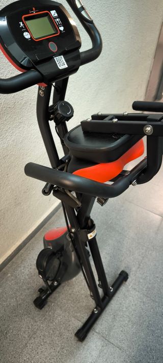 Bicicleta estática seminueva plegable 