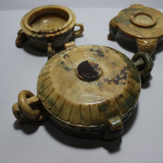 Incensiere asiatico in pietra saponaria