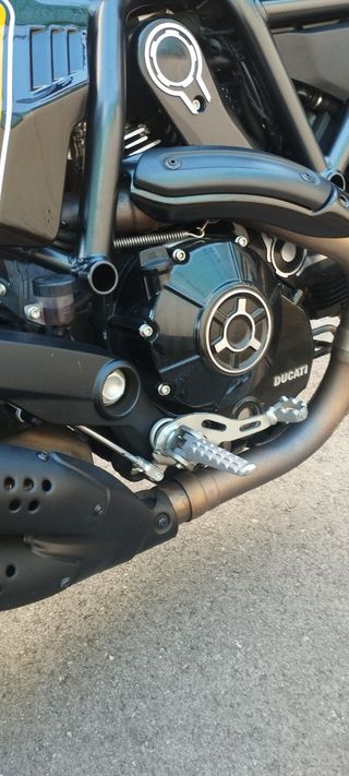 Ducati scrambler full trolthe