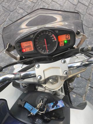 SUZUKI GSR 600,40230Km,2006, Exelente