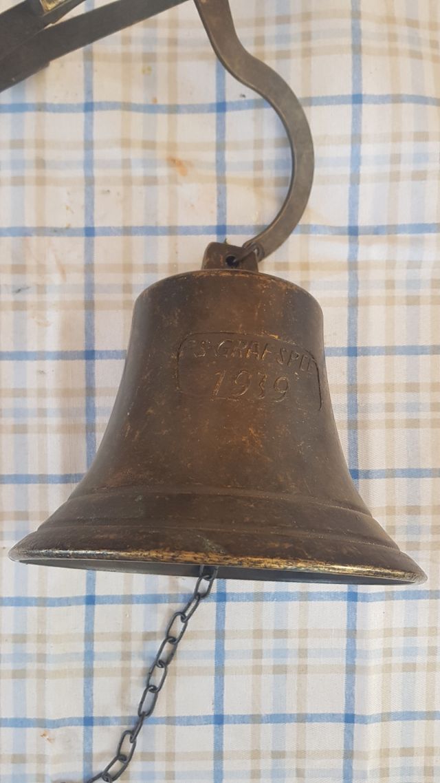 4 campane in bronzo uguali