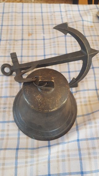 4 campane in bronzo uguali