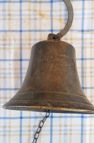 4 campane in bronzo uguali