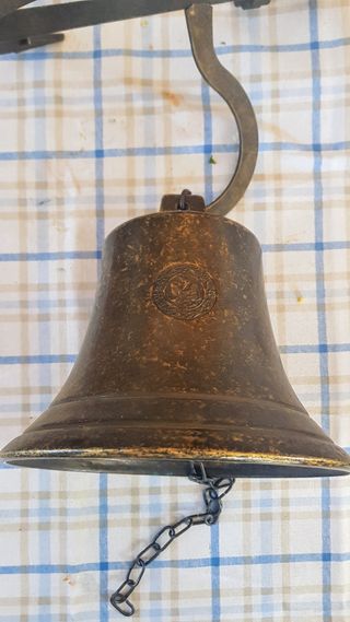 4 campane in bronzo uguali