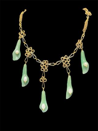 Collana in argento con giada e perle naturali