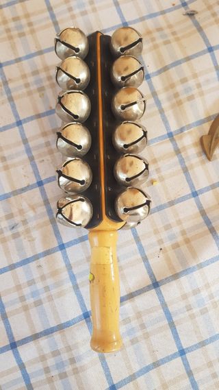 Strumento musicale a sonagli