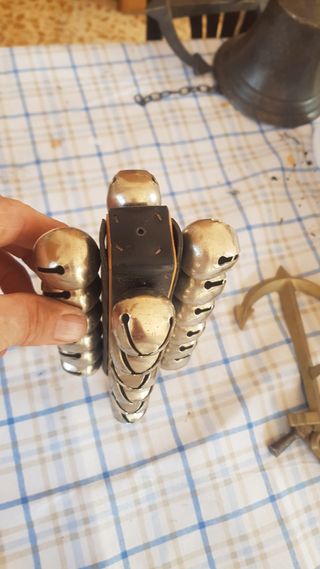 Strumento musicale a sonagli