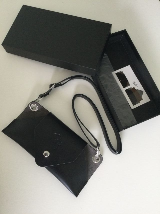 Bolso estuche RayBan exclusivo de piel, de cuero.