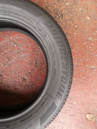2 neumáticos 215-60R17 BRIDGESTONE 