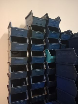 Cajas para almacenamiento de piezas