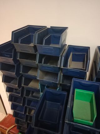 Cajas para almacenamiento de piezas