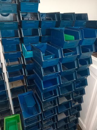 Cajas para almacenamiento de piezas