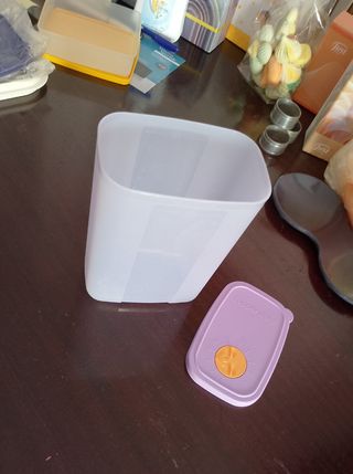 Tupperware 