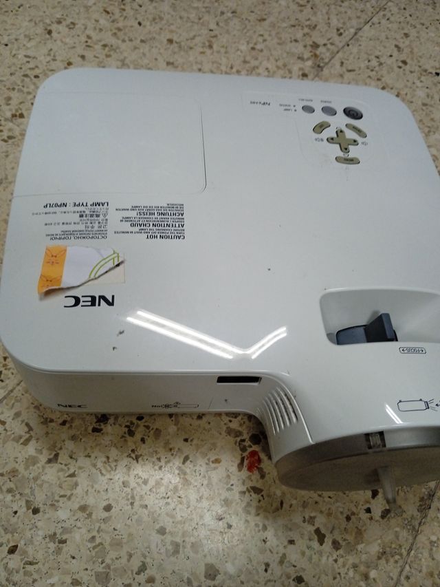 Proyector Nec,Lampara nueva.