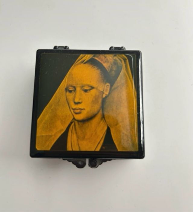 Scatola porta anelli