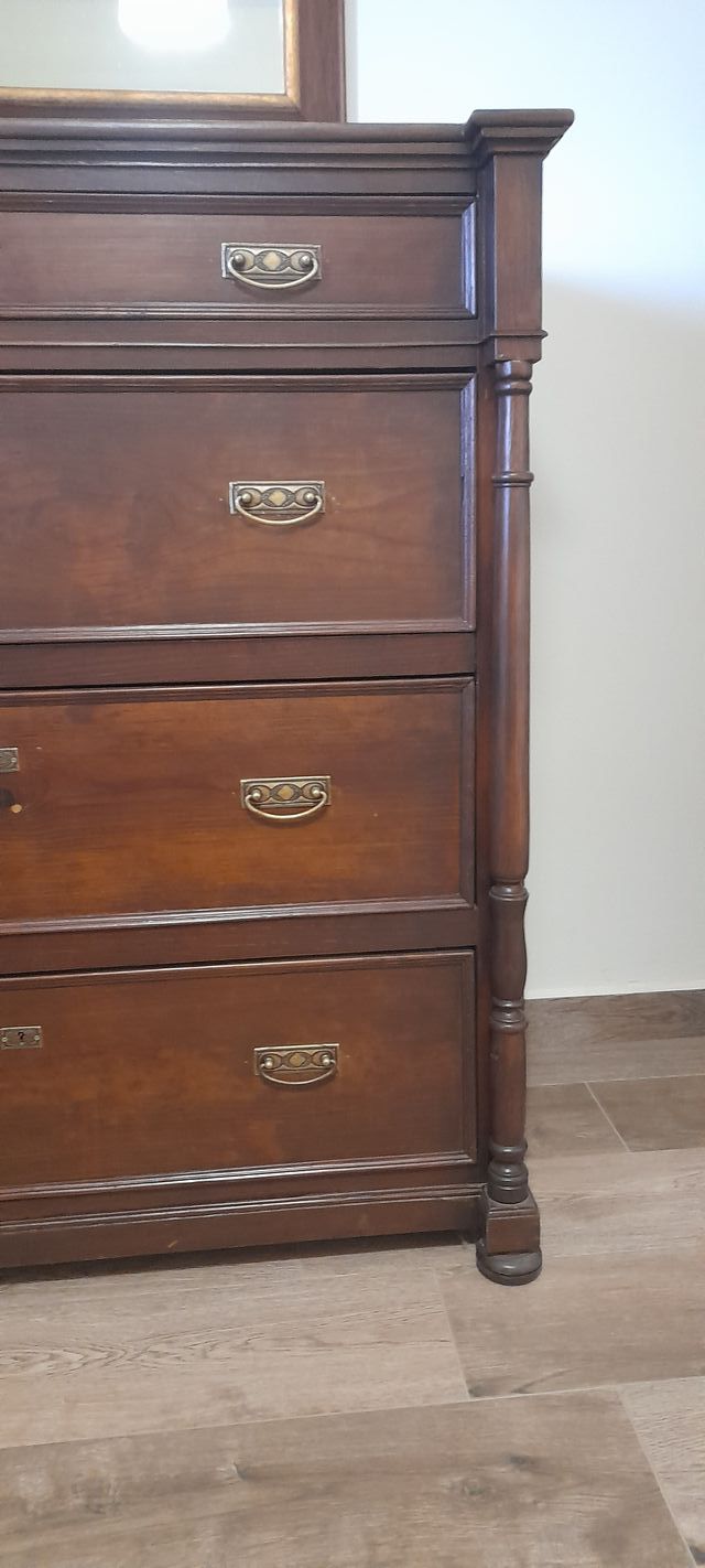 COMODA ESTILO ALFONSINA