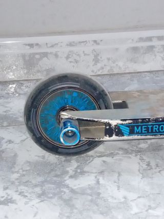 Scooter saltos metro