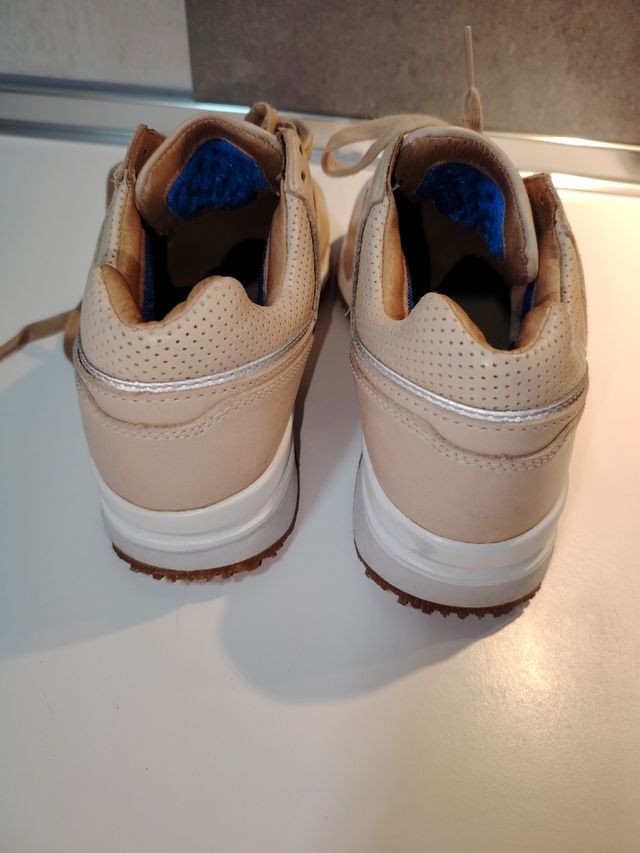 New Balance piel beige