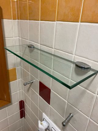 Lote accesorios baño estante perchas  y espejo