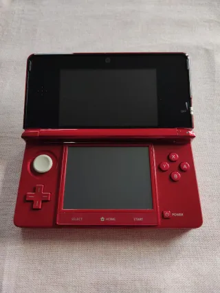 Nintendo 3DS rosso