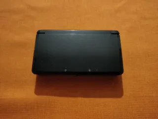 Nintendo 3DS nero con scatola