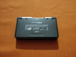 Nintendo 3DS nero con scatola