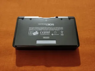 Nintendo 3DS nero con scatola
