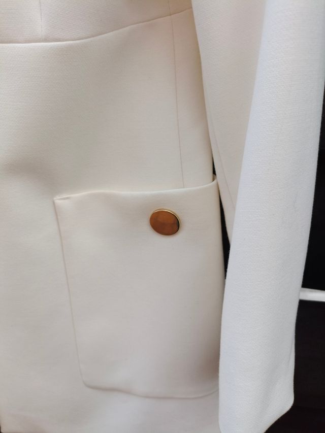 Chaqueta blanca Zara