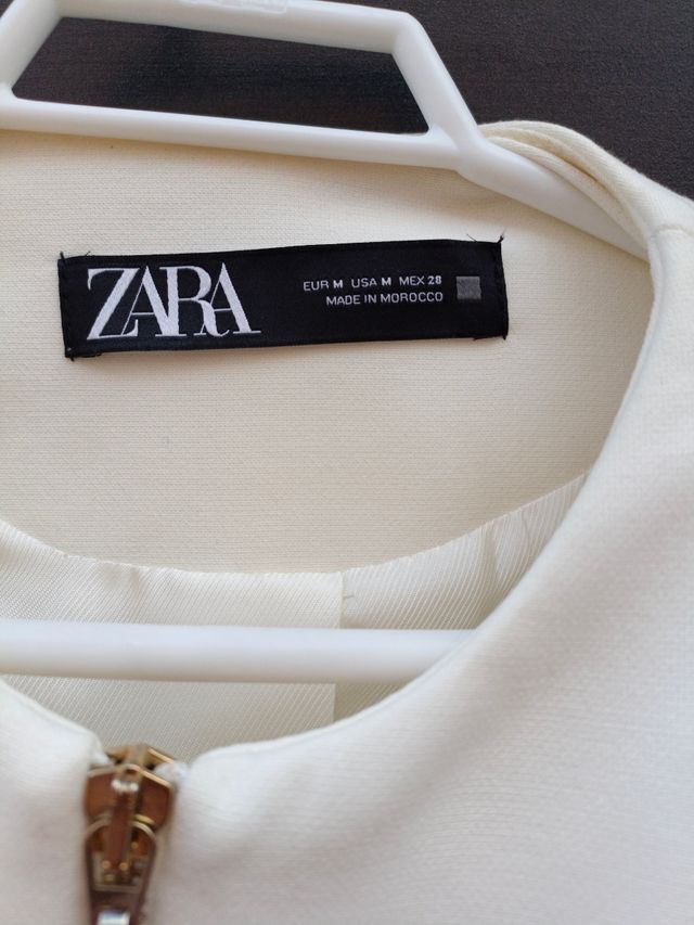 Chaqueta blanca Zara