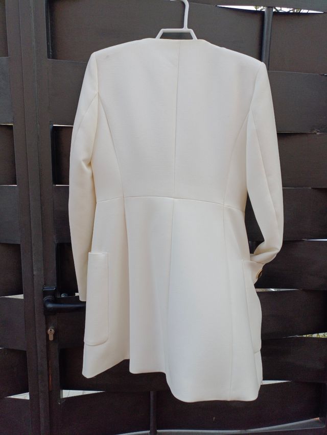 Chaqueta blanca Zara