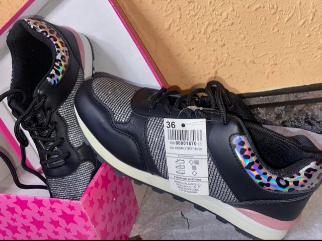 Zapatillas sin estrenar,con etiq T-36