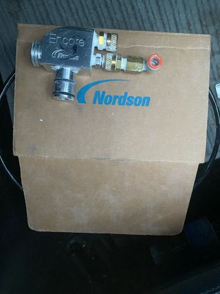 Bomba recrubrimiento Nordson Encore