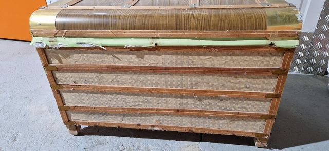 Baul vintage, madera, para restaurar.