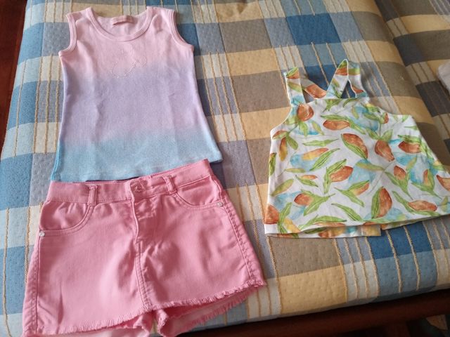 Conjunto de pantalón corto y camiseta