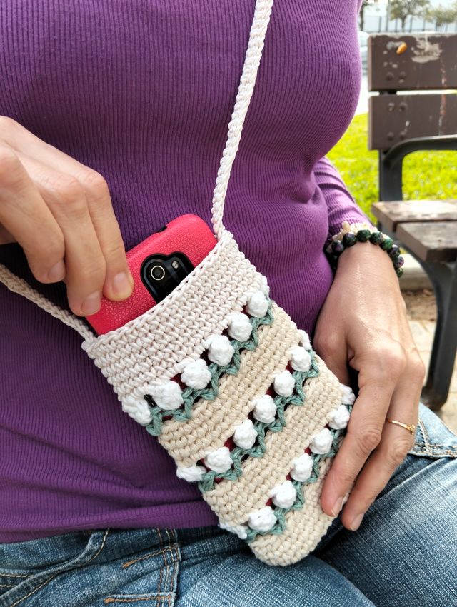Bolsa de crochet para móvil