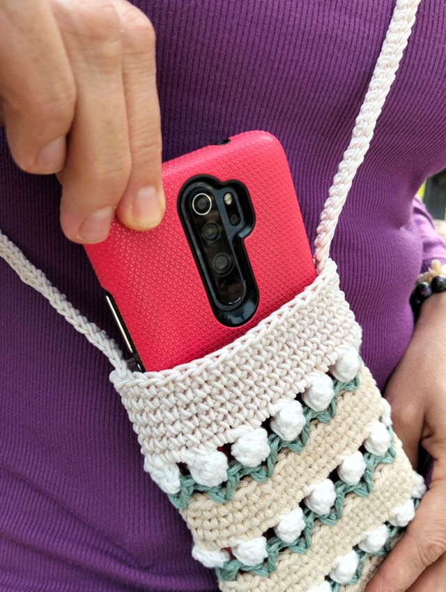 Bolsa de crochet para móvil