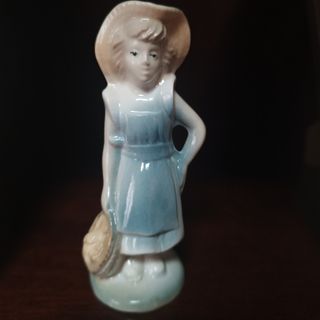 Figuras de porcelana pequeñas