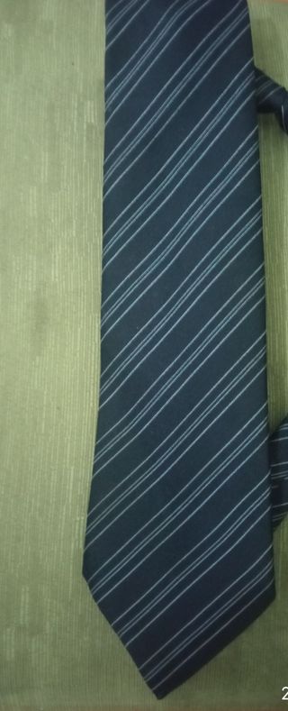Corbata  poco uso sin marca