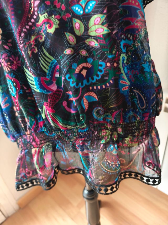 Blusa estampada Koröshi NUEVA