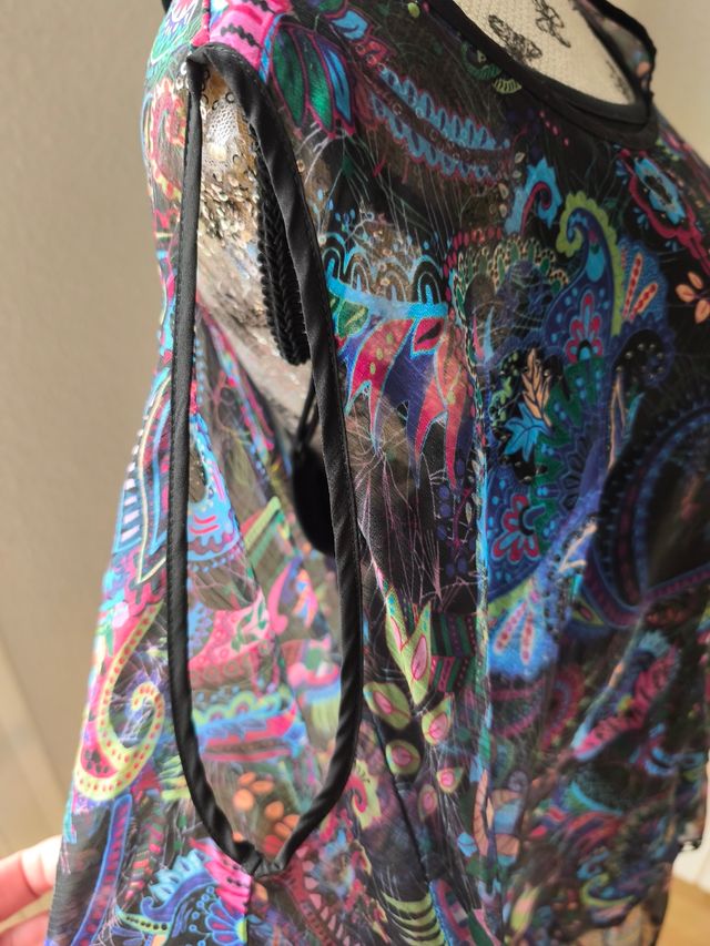 Blusa estampada Koröshi NUEVA