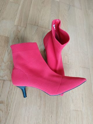 Botín rojo calcetín